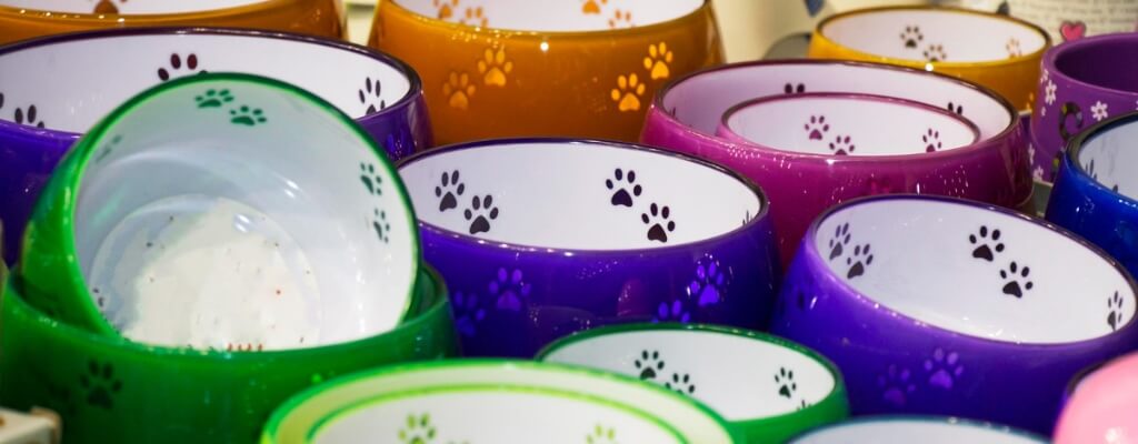 Как организовать место для кормления кошки и собаки (4).jpg